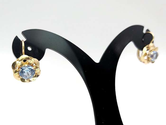 Beautiful 18ct gold blue topaz flower earrings