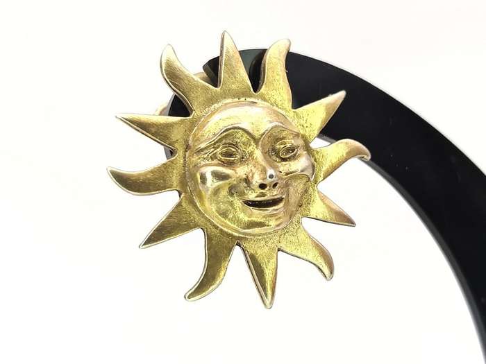 Vintage gilded silver happy sun clip-on earrings