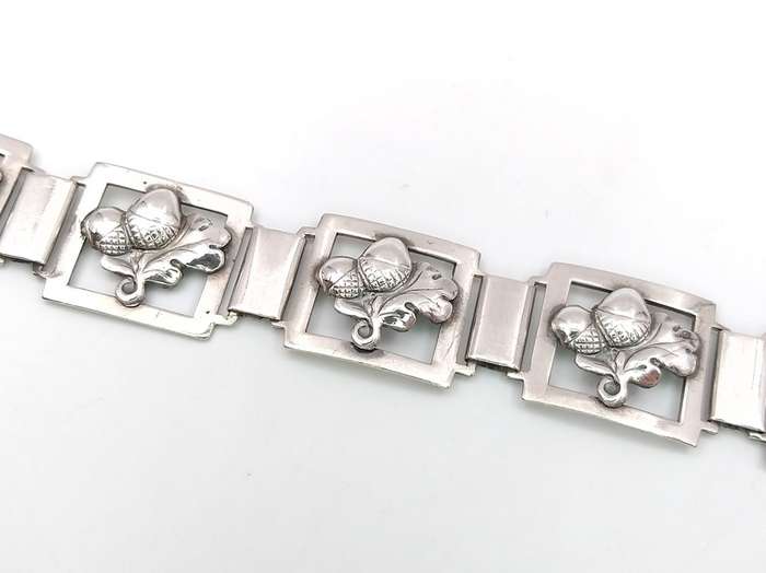 Sterling silver Scandinavian style oak leaf panel bracelet