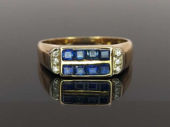 18ct gold blue sapphire & diamond ring (Art Deco style)