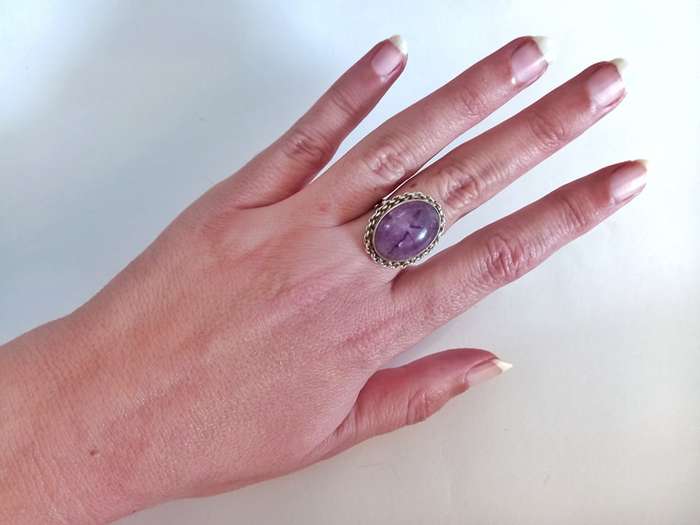 Sterling silver & purple amethyst cabochon ring