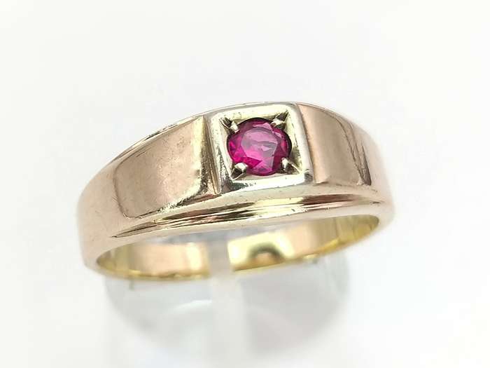 Vintage 9ct gold & ruby ring