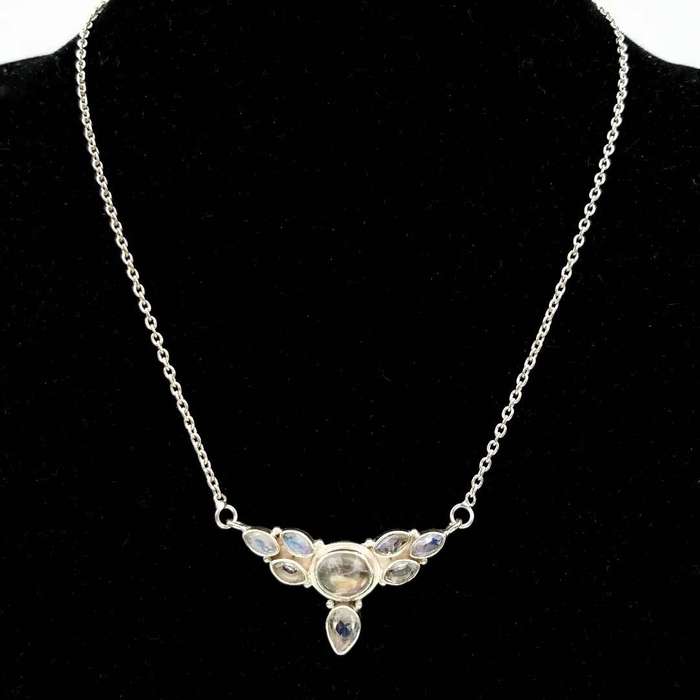 Vintage sterling silver & moonstone necklace