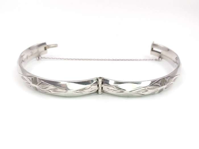 Vintage sterling silver faceted engraved bangle