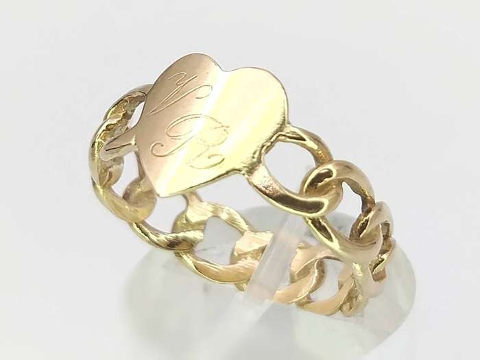 Vintage 9ct gold heart shaped ring