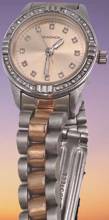 Pre-Owned Vintage SEKONDA Ladies Quartz Watch -working -SHORT strap Links missing