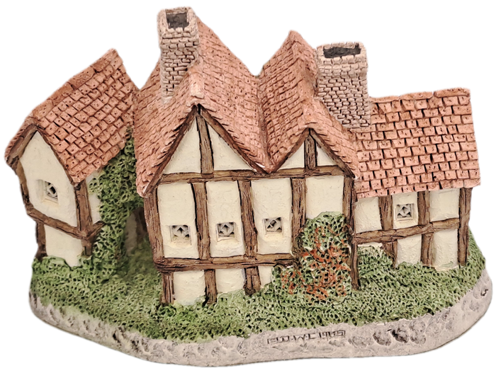 1985 David Winter Cottage Collection"The Apothecarys Shop" Hand Made In Great Britain.