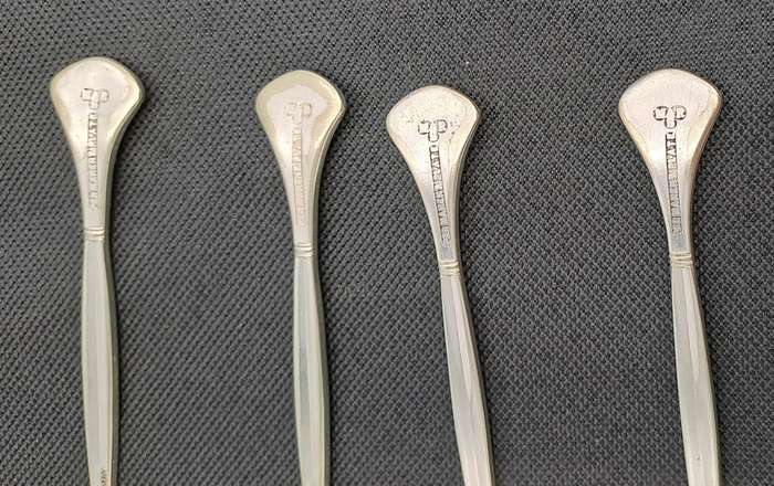 4 Vintage M&RS Permanent plate serving spoons with shell bowls Rd.no.240300 Made in Sheffield Eng.
