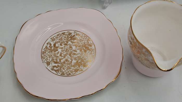 6pc Vintage Royal Vale Tea Set (Pink and Gold ) 1 Cake Plate 1 Trio creamer and sugar bowl -