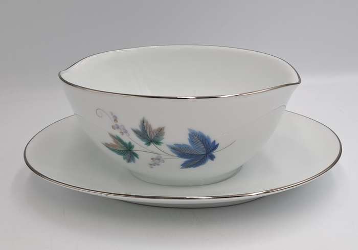 Rare!! 1950's Noritake "Vintage" 618 Royal Ceramic's -Gravy Boat with attached underplate -JAPAN