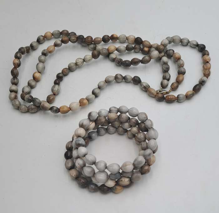 Vintage seed Bead Necklace 112cm with Matching Bracelet with Memory Wire -63cm