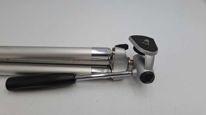 Pre Owned Aluminium Arina Camera Tripod with bag - one leg missing small rubber stop