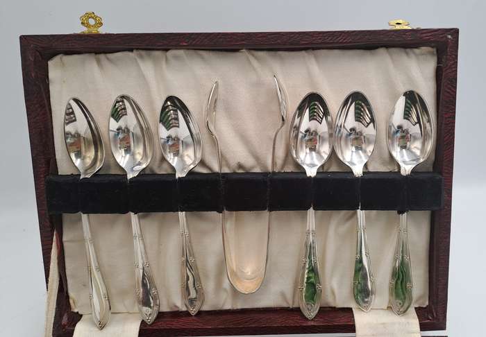 13pc Antique /Vintage EPNS Knife and spoon set with tongs-Green Bakelite Handle's -Boxed