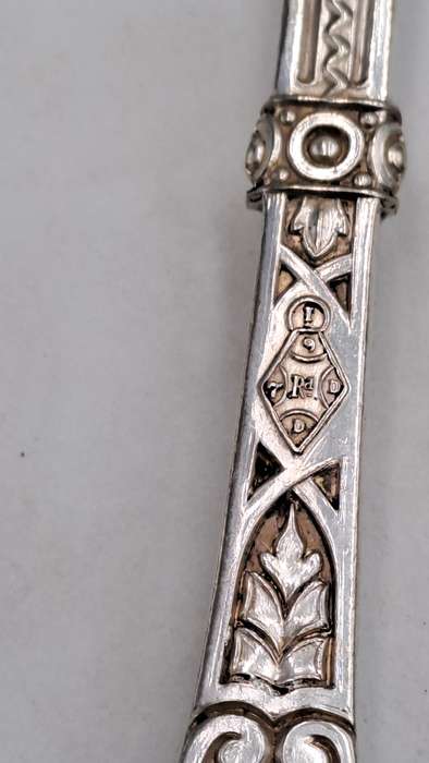 Circa 1878 Victorian Berry Silver Plate Serving Spoons 23,7cm  UK -