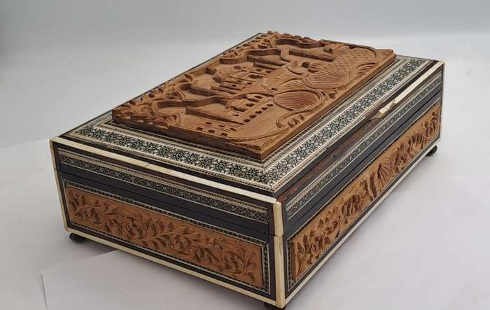 Antique /Vintage Antique Taj Mahal Carved Wood And Inlay Hinged trinket Box