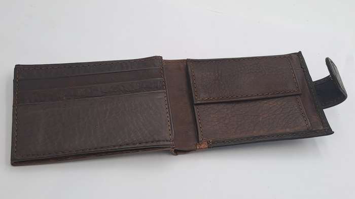 Brown Men's Genuine V.1.H  Leather Wallet -Holds Cards,Licence 0r ID and Change-Unused