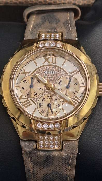 Pre-Owned -Ladies Guess Quartz watch- Boxed - Working -Japan Movement