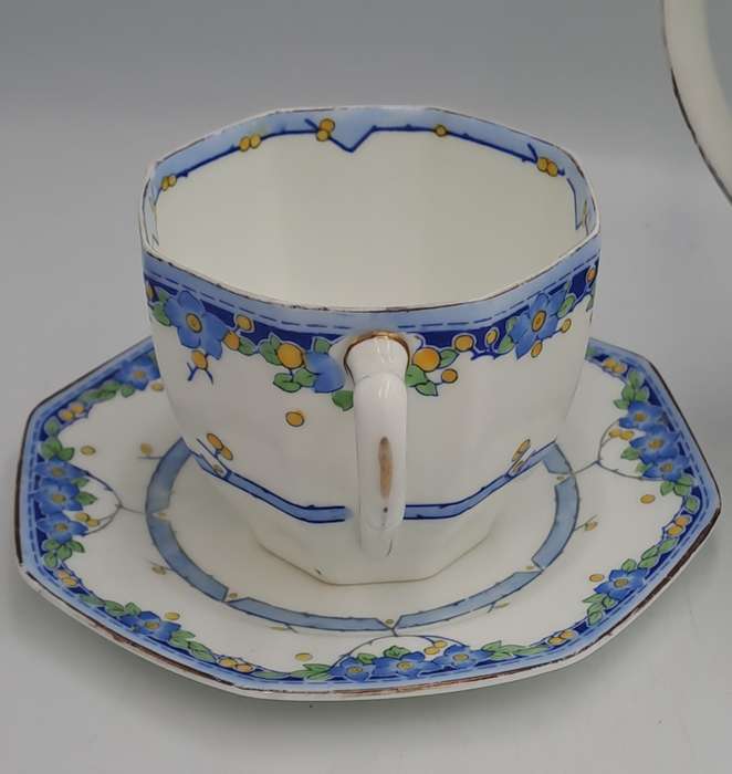Small Royal Doulton Arvon Art Deco Teapot H3911 no 11 (Tea For One ) with one Duo