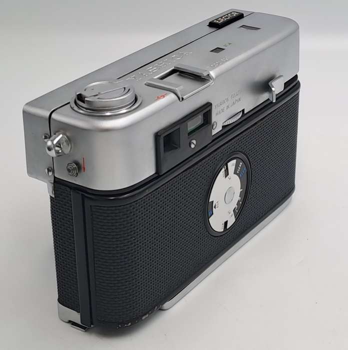 1961 Vintage Yashica Flash-O-Set 35mm Camera with Coupled View Range Finder -Leather Case and Box