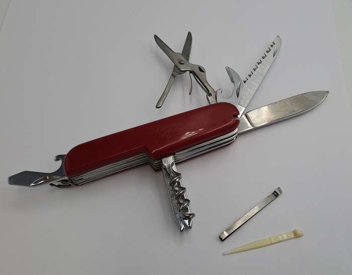 Pre-Owned Multi-Tool Pocket Knife (12 tools) with Toothpick and Tweezer Made in China