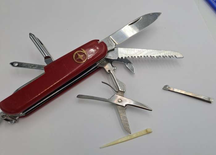 Pre-Owned Multi-Tool Pocket Knife (12 tools) with Toothpick and Tweezer Made in China