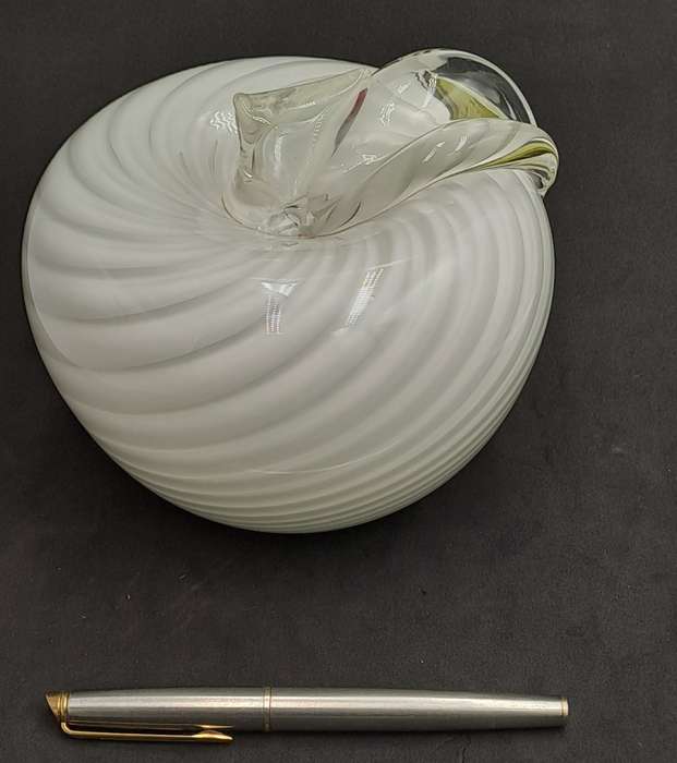 Murano Art Glass Brilliant White Swirl Apple