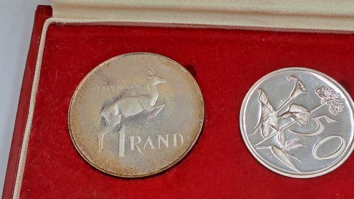 South Africa Munt 1980 Proof Set in Long Proof Box -SILVER .800 one Rand