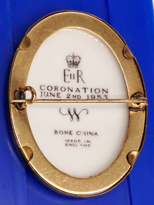 Vintage Rare 1953 Porcelain Coronation Brooch Queen Elizabeth II Royal Worcester England