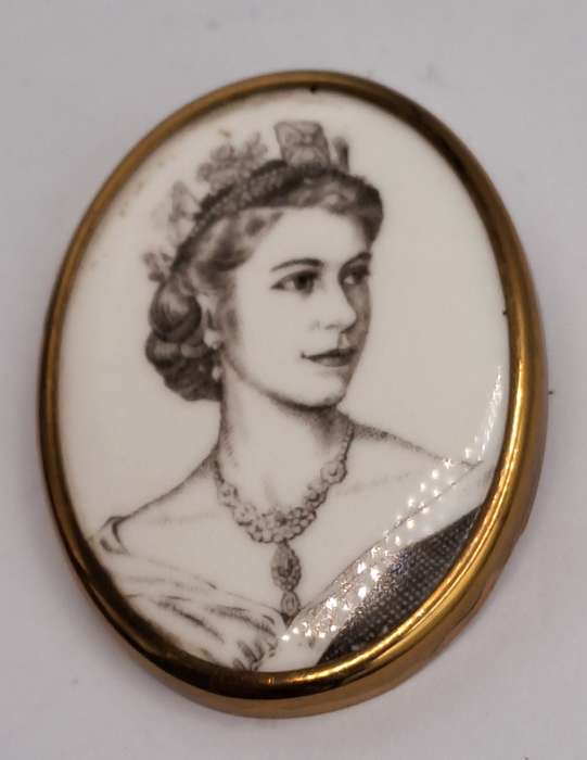 Vintage Rare 1953 Porcelain Coronation Brooch Queen Elizabeth II Royal Worcester England