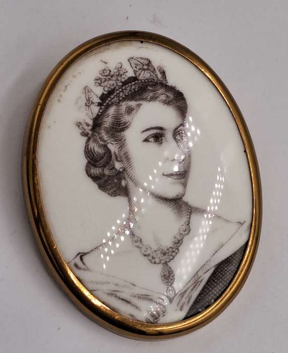 Vintage Rare 1953 Porcelain Coronation Brooch Queen Elizabeth II Royal Worcester England
