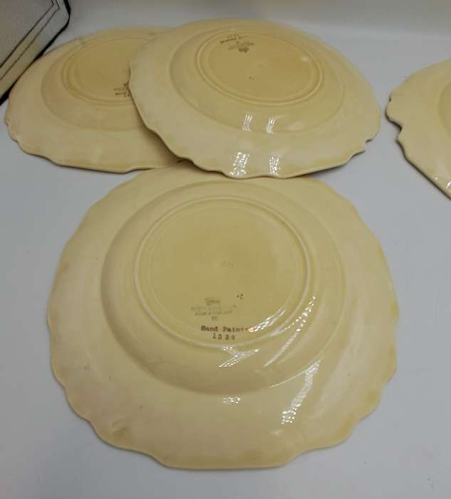 4 Vintage 1930's Myott Son & Co Ltd Cream Plates 22,3cm - Pattern 1338 -England (Chipped)