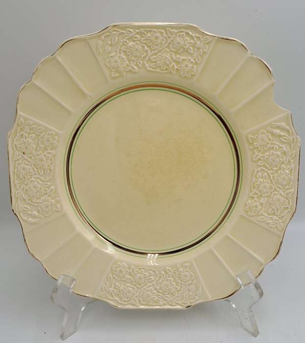 4 Vintage 1930's Myott Son & Co Ltd Cream Plates 22,3cm - Pattern 1338 -England (Chipped)