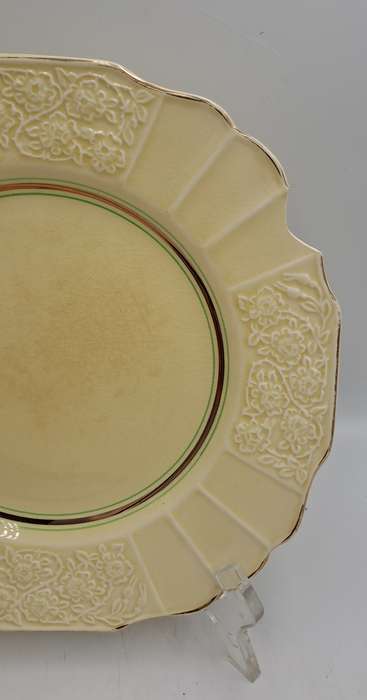 4 Vintage 1930's Myott Son & Co Ltd Cream Plates 22,3cm - Pattern 1338 -England (Chipped)
