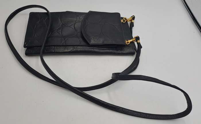 Pre-owned Ladies Genuine Leather Sling Cell Phone Purse  -Black-Made in RSA