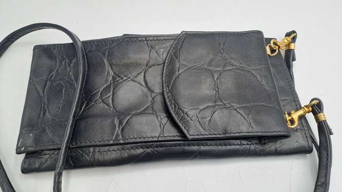 Pre-owned Ladies Genuine Leather Sling Cell Phone Purse  -Black-Made in RSA