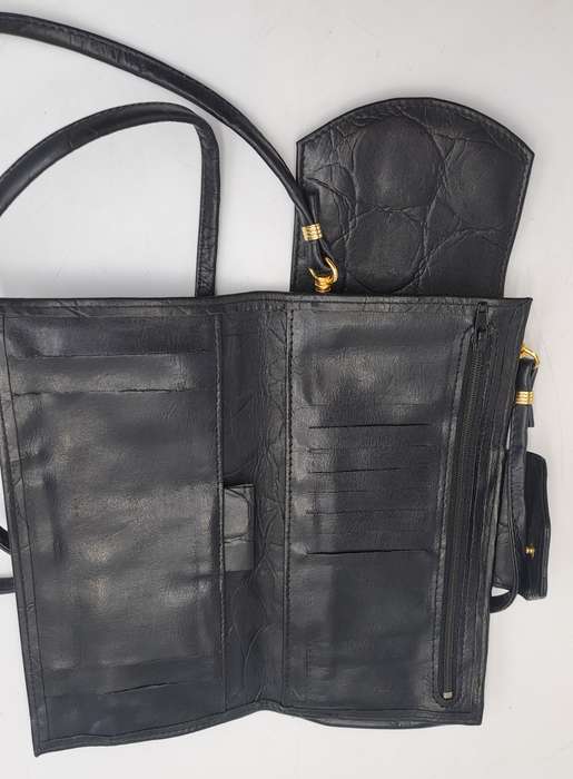 Pre-owned Ladies Genuine Leather Sling Cell Phone Purse  -Black-Made in RSA