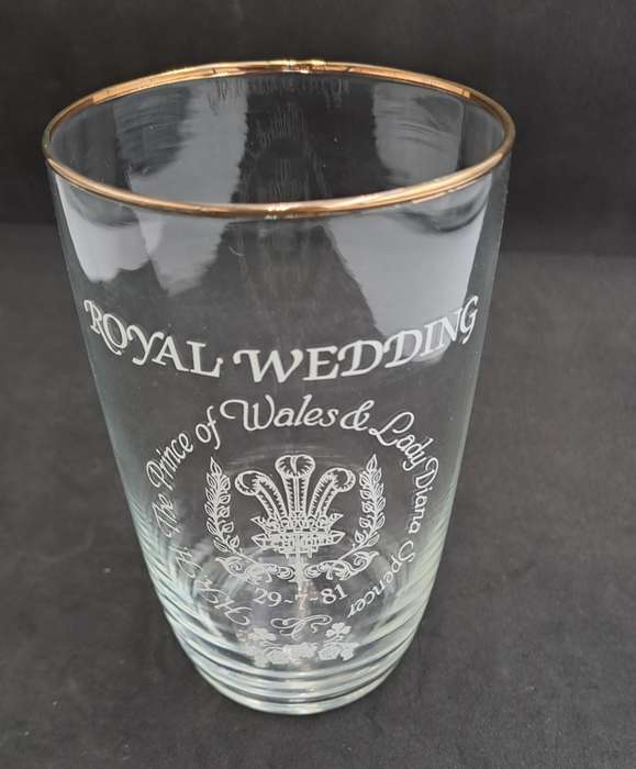 29-07-1981 Royal Wedding Charles and Diana commemorative Glass 120x72mm