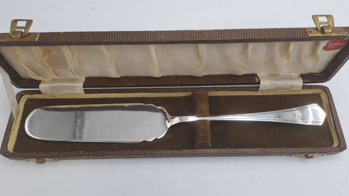 Large Antique Yeoman EPNS Silver Plate server Sheffield England -Boxed