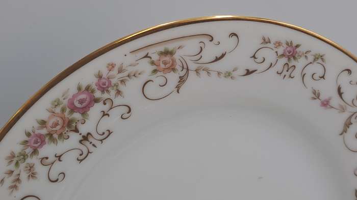 23 pc Vintage RC Japan Noritake "Roseyard" 470 -Tea set(6 Trios ,teapot creamer and Sugar bowl)