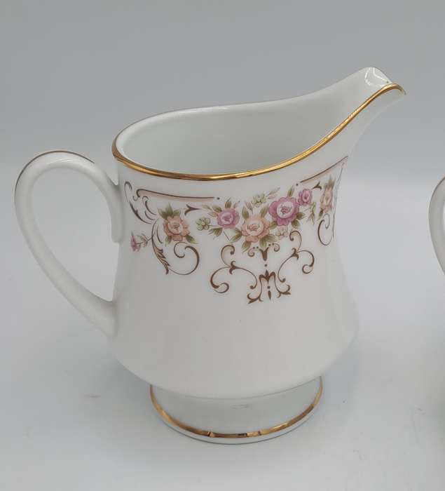23 pc Vintage RC Japan Noritake "Roseyard" 470 -Tea set(6 Trios ,teapot creamer and Sugar bowl)