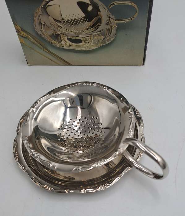 Silver Plated Tea Strainer with tray -Boxed -11cm tall