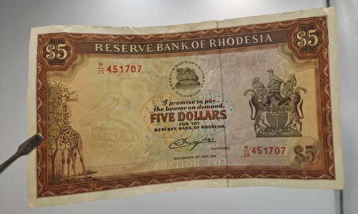 Rhodesia 1979 5 Dollars Circulated - Bird Watermark