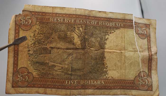 Rhodesia 1978 - 5 Dollars Circulated - Cecil Rhodes watermark - See Condition