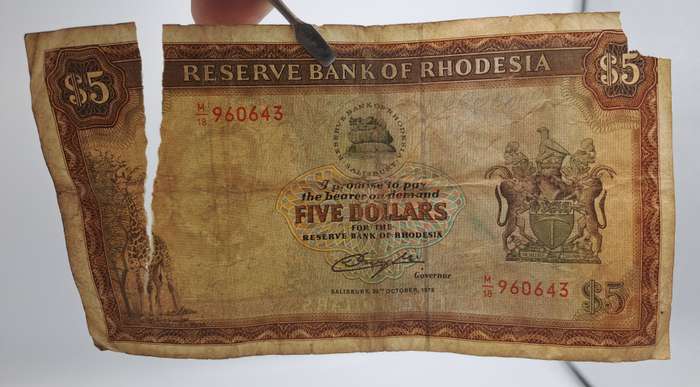 Rhodesia 1978 - 5 Dollars Circulated - Cecil Rhodes watermark - See Condition