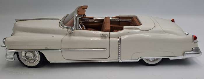 Pre-owned 1953 Cadillac Eldorado 1:18 Die Cast -Anson Model