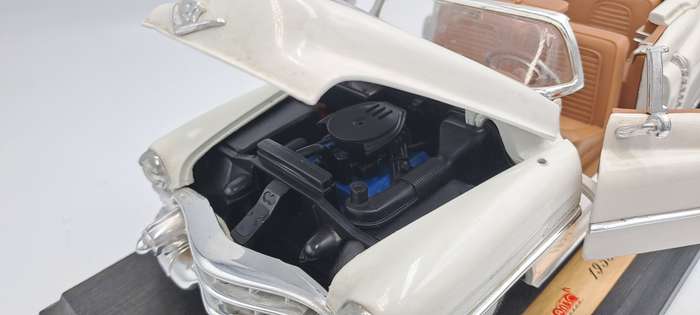 Pre-owned 1953 Cadillac Eldorado 1:18 Die Cast -Anson Model