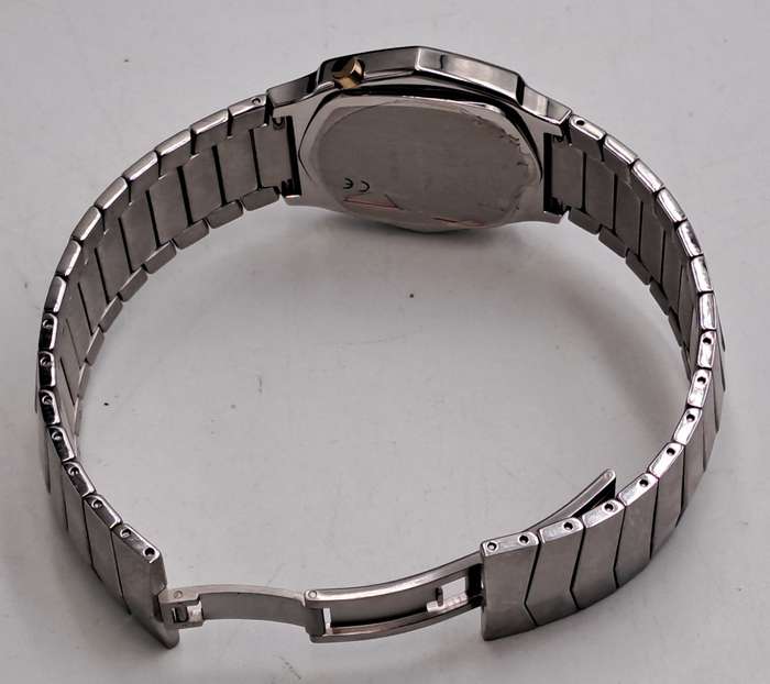 Pre-owned Pierre Cardin P47-8206 Stainless Steel Men's Quartz Watch-VW Branded - Unused -Boxed
