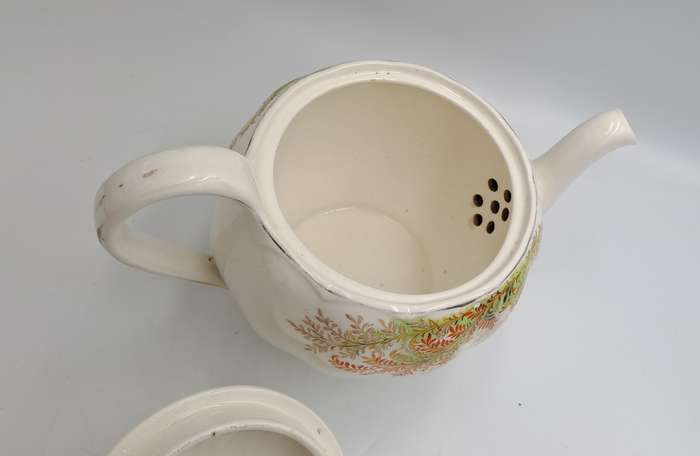 Vintage GRINDLEY Creampetal Tea Pot with Lid