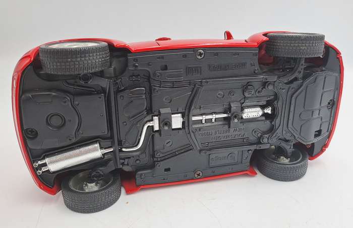 Burago 1998 Volkswagen New Beetle Made In Italy Scale 1/18