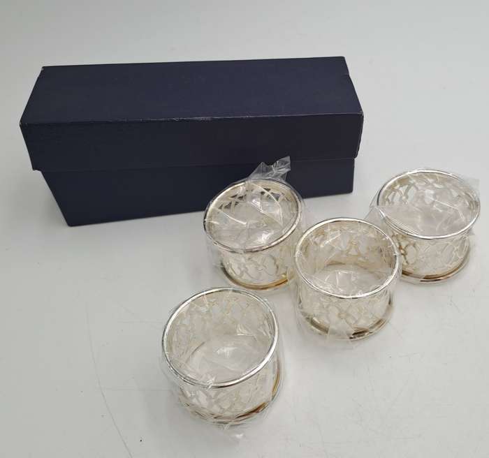 4 x Crown by Em-ESS Silver Plated Napkin Rings-Boxed -Tarnish resistant